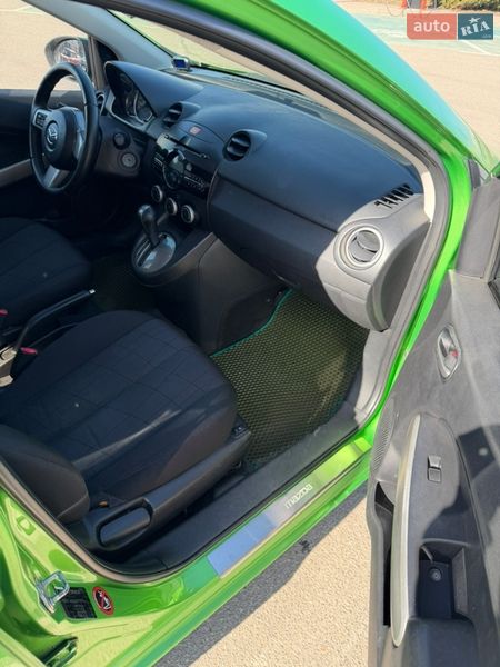 Хэтчбек Mazda 2 2010 в Киеве