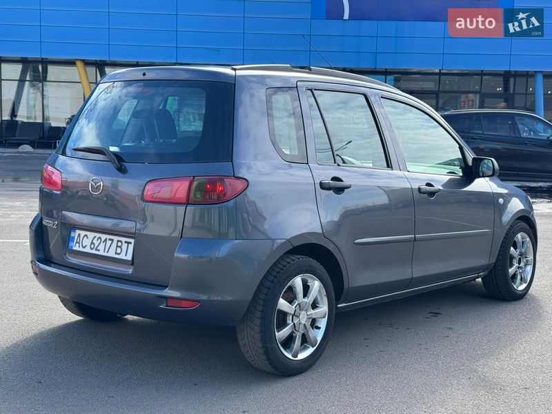 Хэтчбек Mazda 2 2004 в Киеве