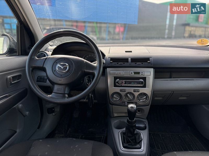Хэтчбек Mazda 2 2004 в Киеве