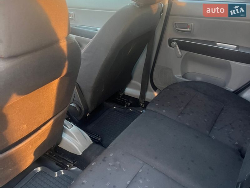 Хэтчбек Mazda 2 2004 в Ивано-Франковске