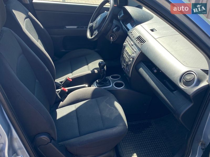 Хэтчбек Mazda 2 2007 в Полтаве