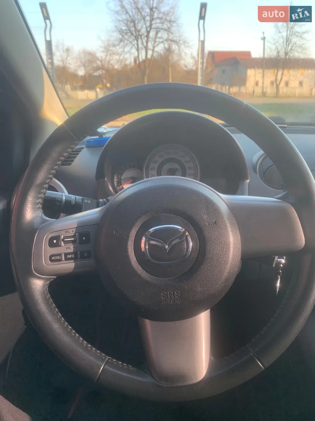 2010 Mazda 2 - мініатюра 10