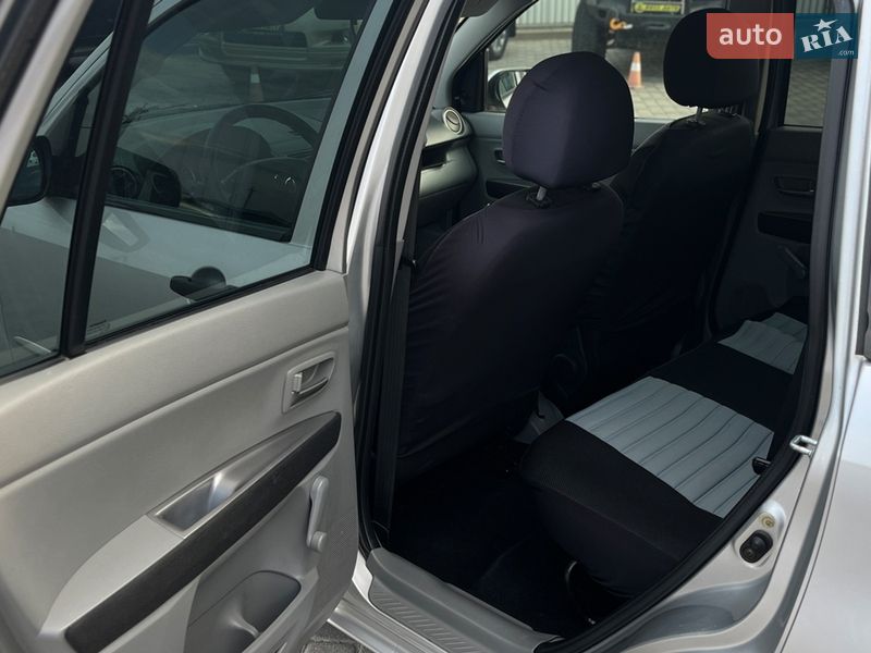 Хетчбек Mazda 2 2004 в Мукачевому