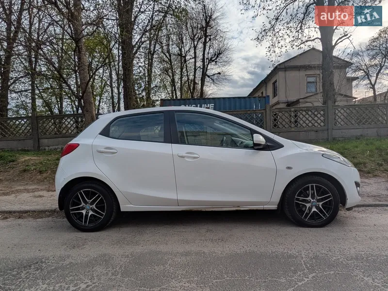 Mazda 2