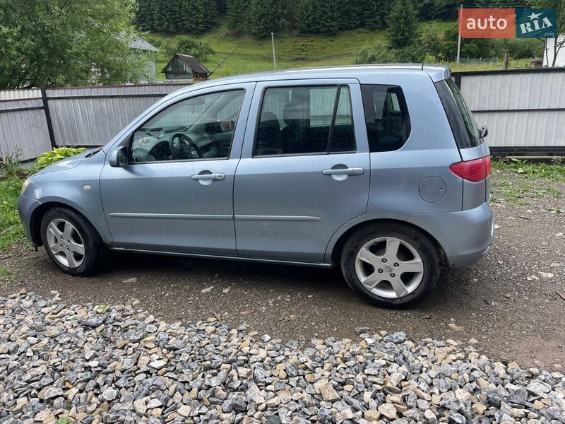 Хэтчбек Mazda 2 2005 в Верховине