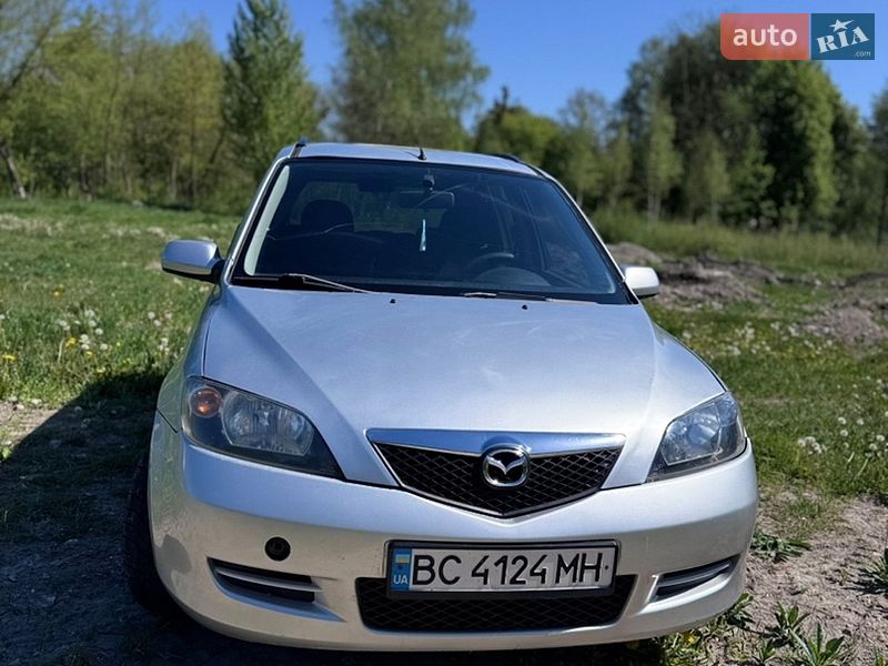 Хэтчбек Mazda 2 2004 в Золочеве