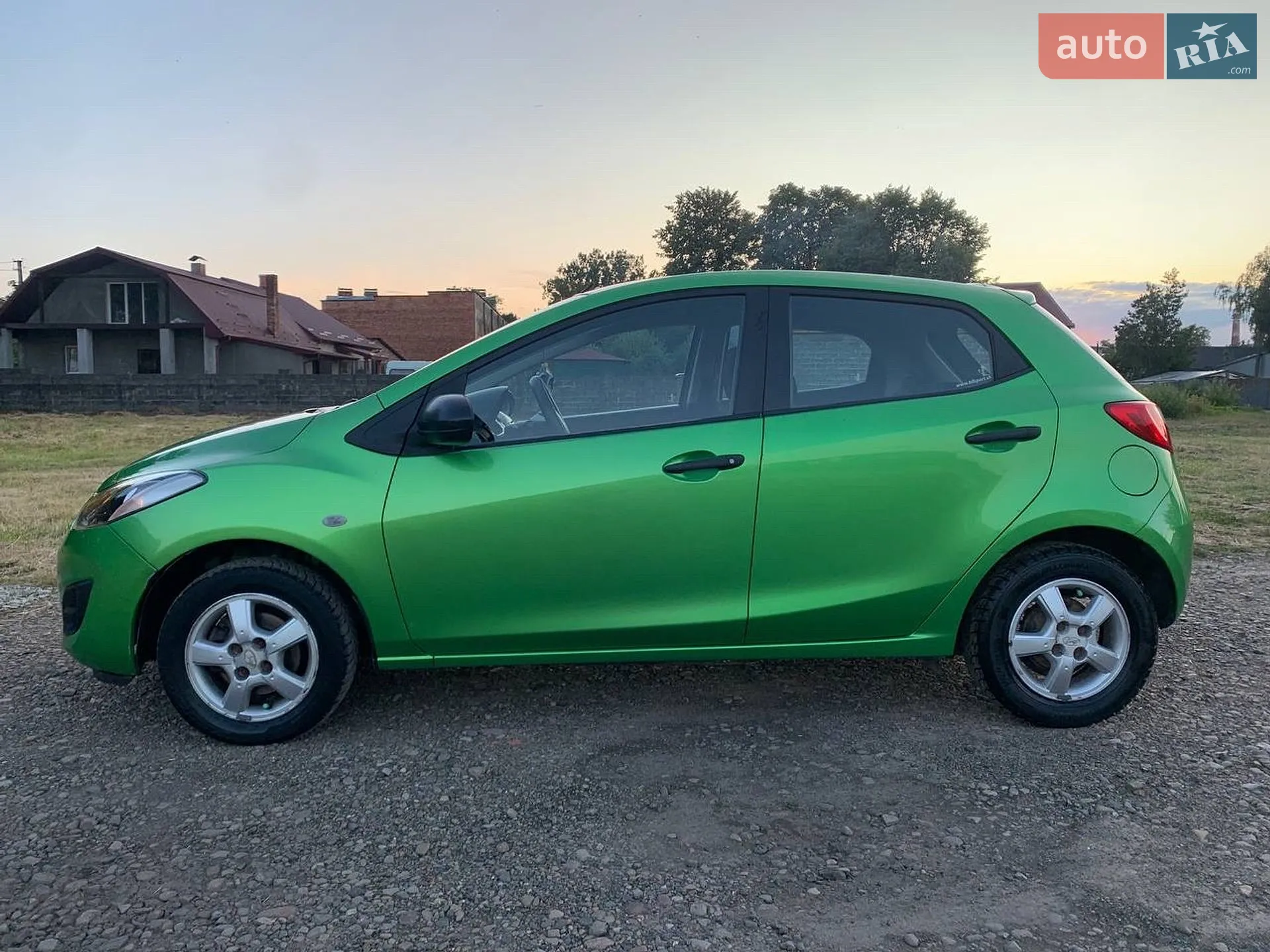 2010 Mazda 2 - мініатюра 2