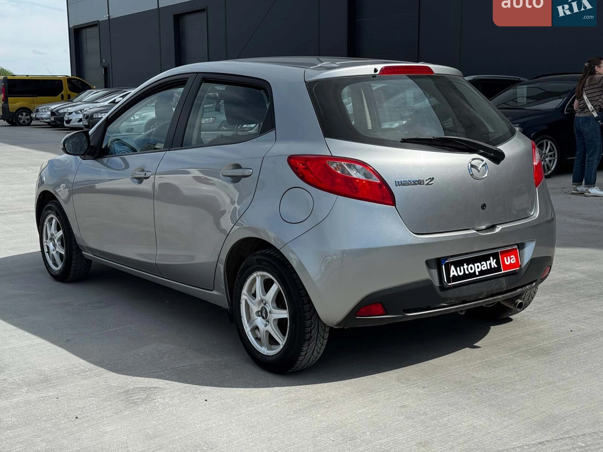 2011 Mazda 2 - мініатюра 11
