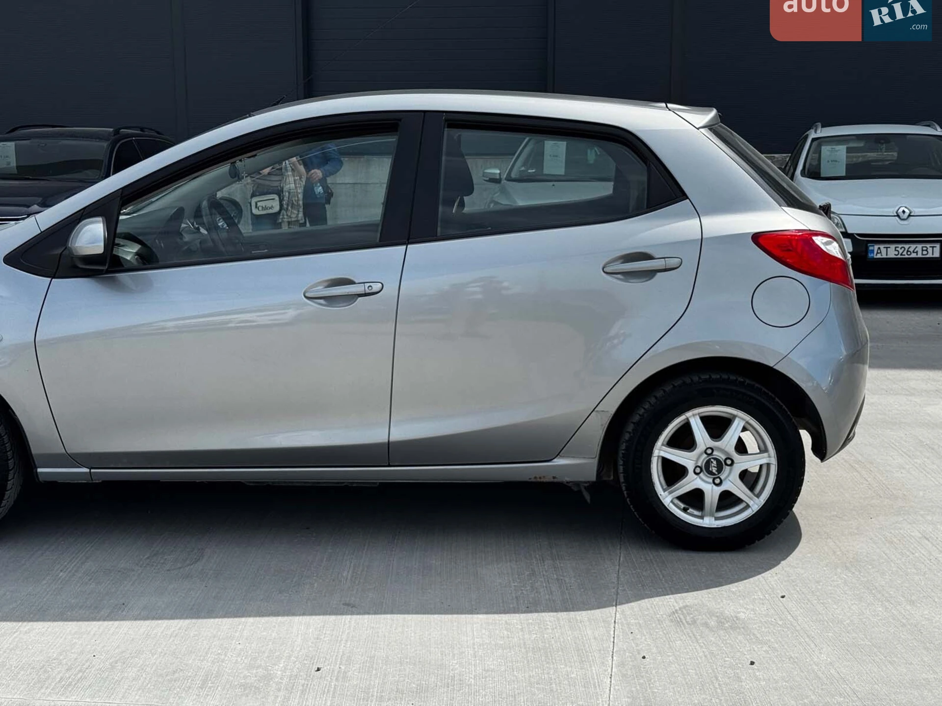 2011 Mazda 2 - мініатюра 13