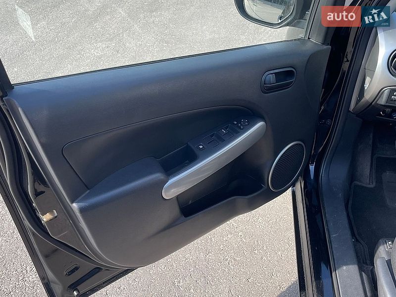 Хэтчбек Mazda 2 2008 в Днепре