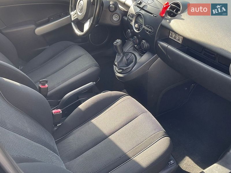 Хэтчбек Mazda 2 2008 в Днепре