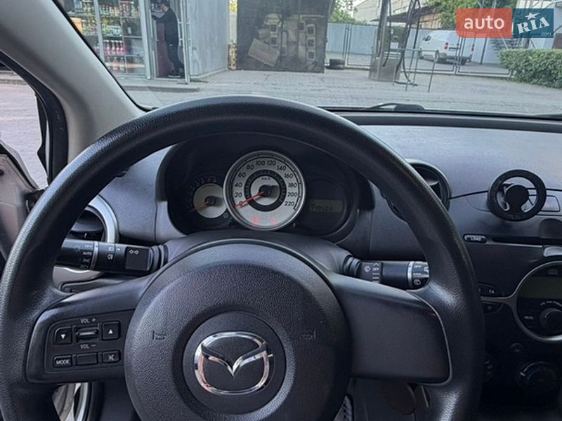 Хэтчбек Mazda 2 2008 в Львове