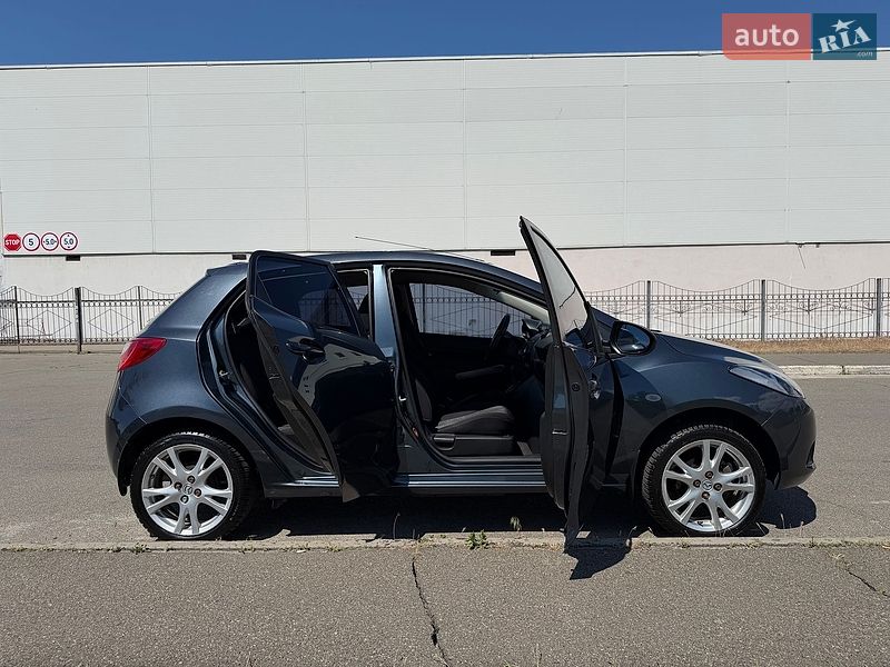 Хетчбек Mazda 2 2008 в Києві