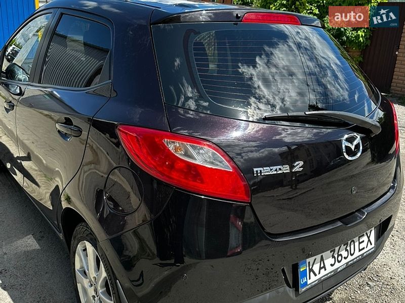 Хетчбек Mazda 2 2014 в Києві фото 8 Хетчбек Mazda 2 2014 в Києві