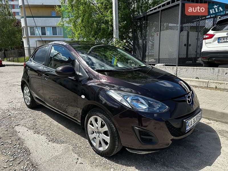 Хетчбек Mazda 2 2014 в Києві фото 12 Хетчбек Mazda 2 2014 в Києві