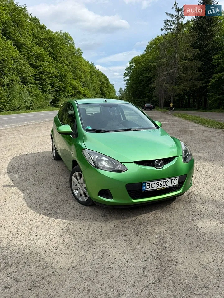 2010 Mazda 2 - мініатюра 16