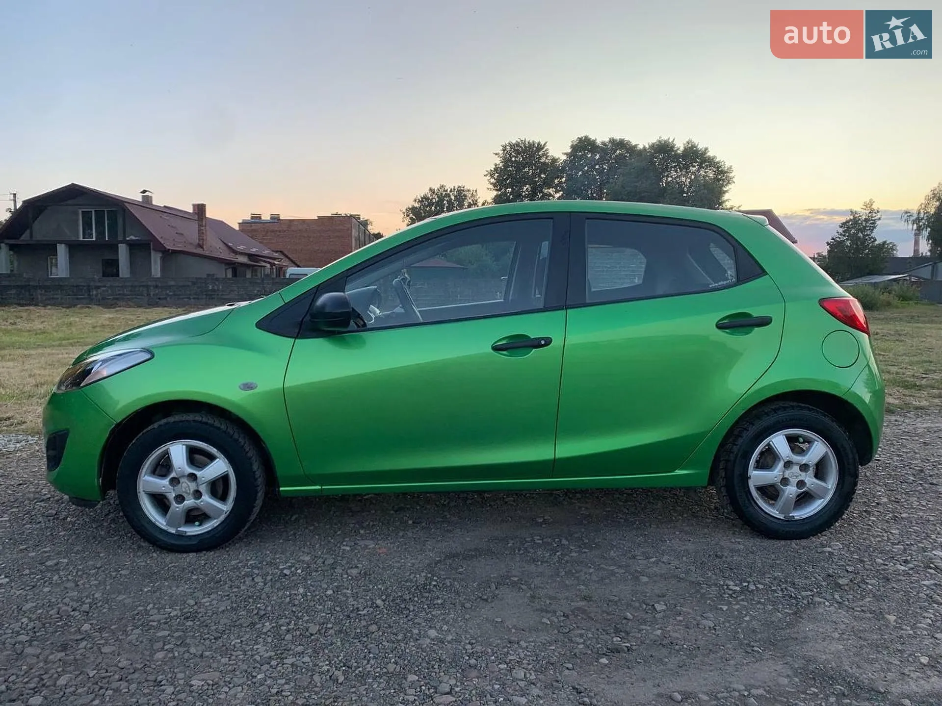 2010 Mazda 2 - мініатюра 2