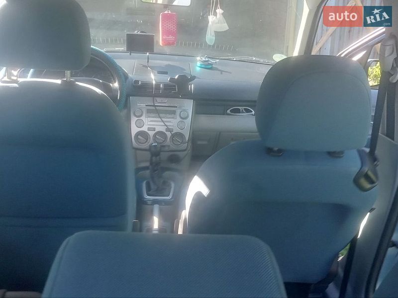 Хетчбек Mazda 2 2005 в Кіцмані