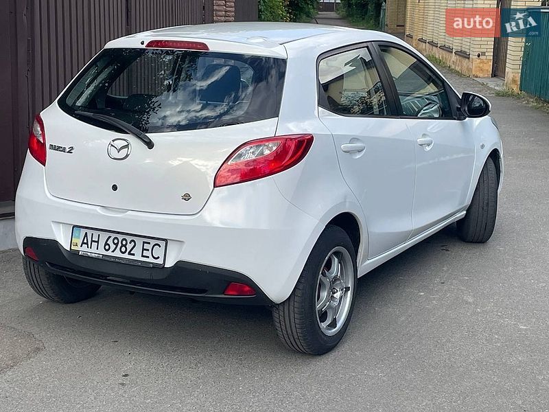 Хэтчбек Mazda 2 2008 в Киеве