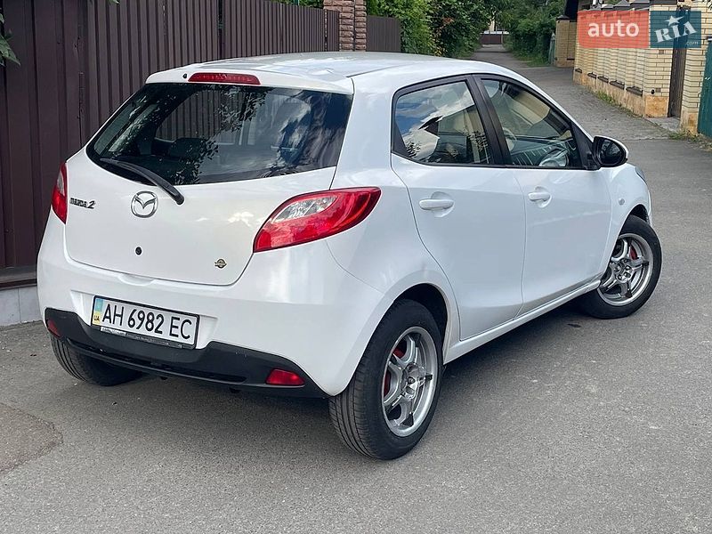 Хэтчбек Mazda 2 2008 в Киеве