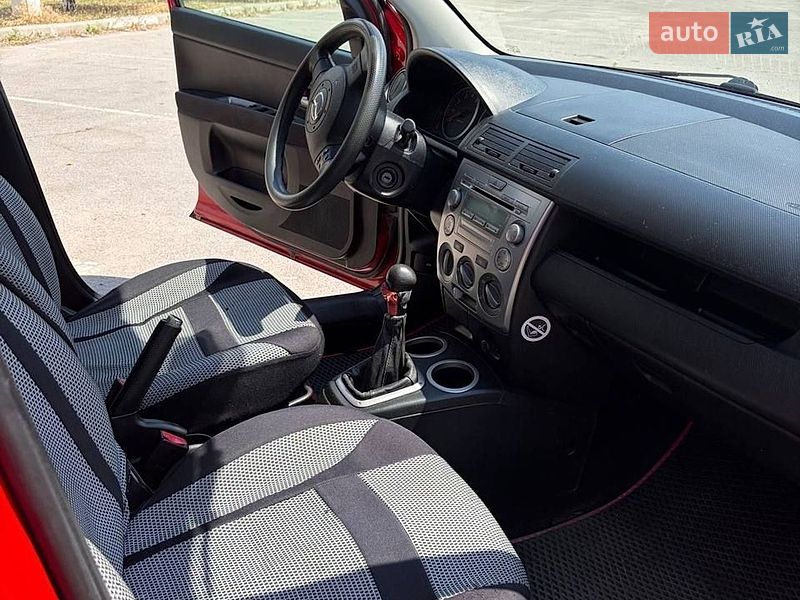 Хетчбек Mazda 2 2006 в Запоріжжі фото 7 Хетчбек Mazda 2 2006 в Запоріжжі