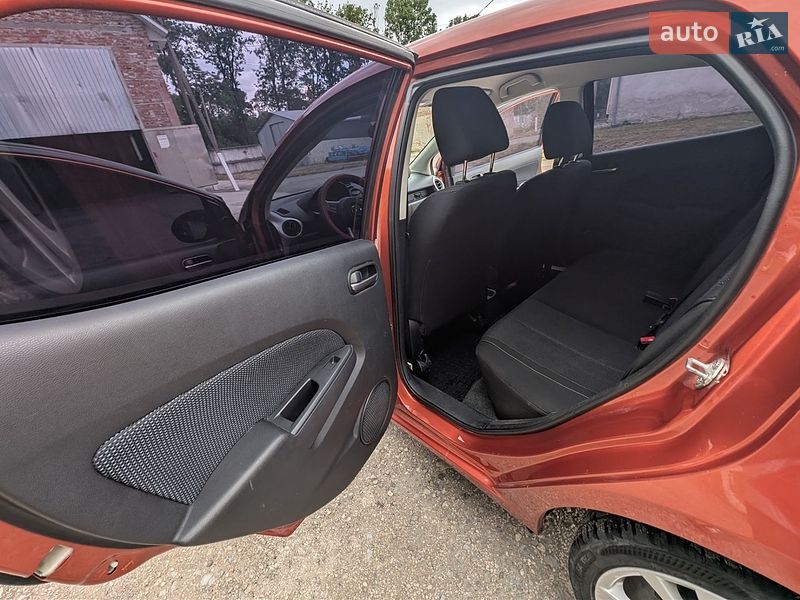 Хэтчбек Mazda 2 2008 в Тернополе