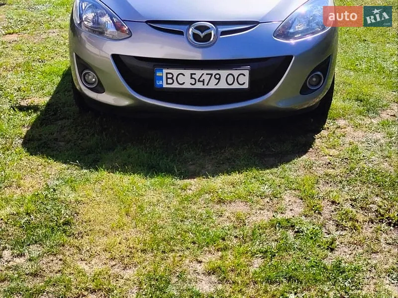 Mazda 2 2011
