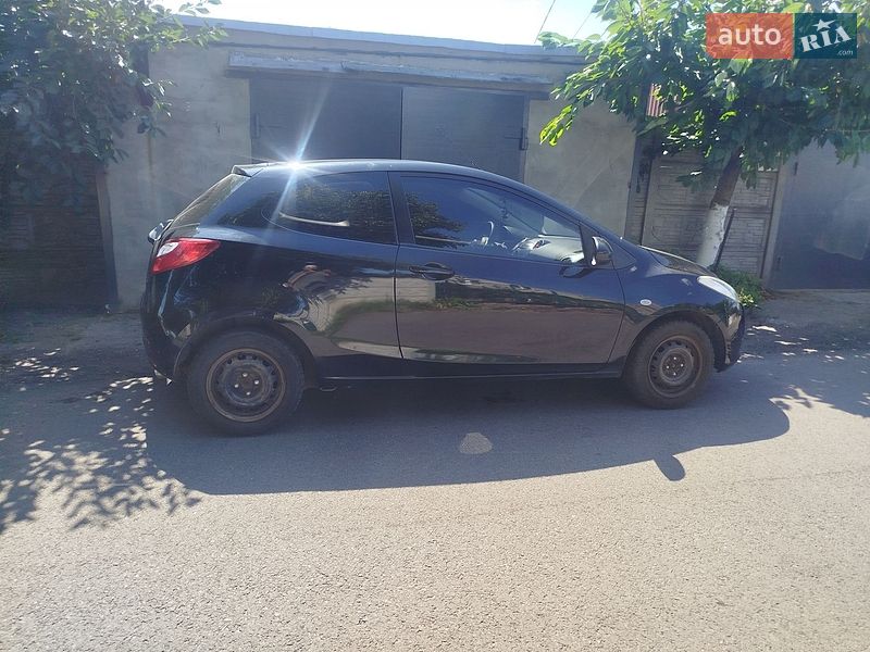 Хетчбек Mazda 2 2009 в Дніпрі