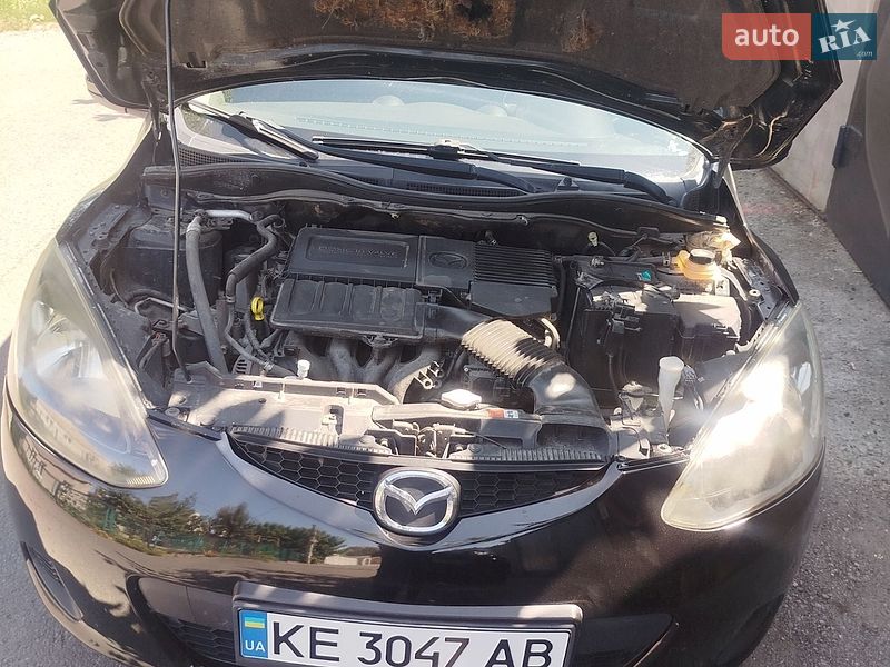 Хетчбек Mazda 2 2009 в Дніпрі