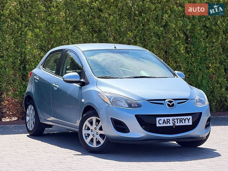 Хэтчбек Mazda 2 2012 в Стрые