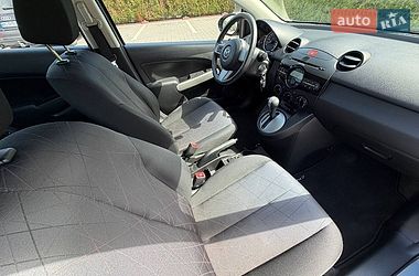 Хэтчбек Mazda 2 2012 в Стрые