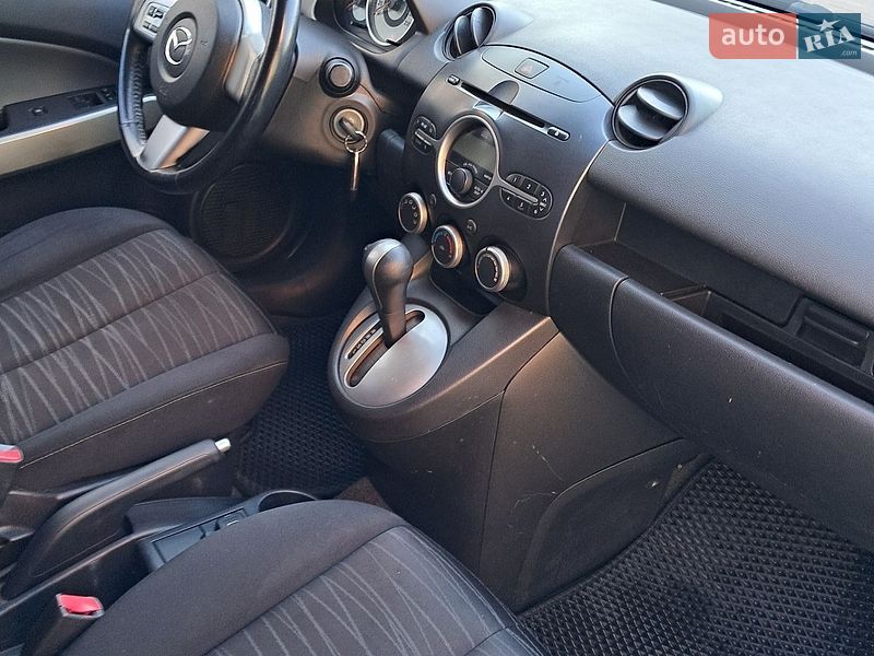 Хетчбек Mazda 2 2008 в Києві