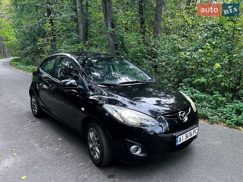Хетчбек Mazda 2 2011 в Києві