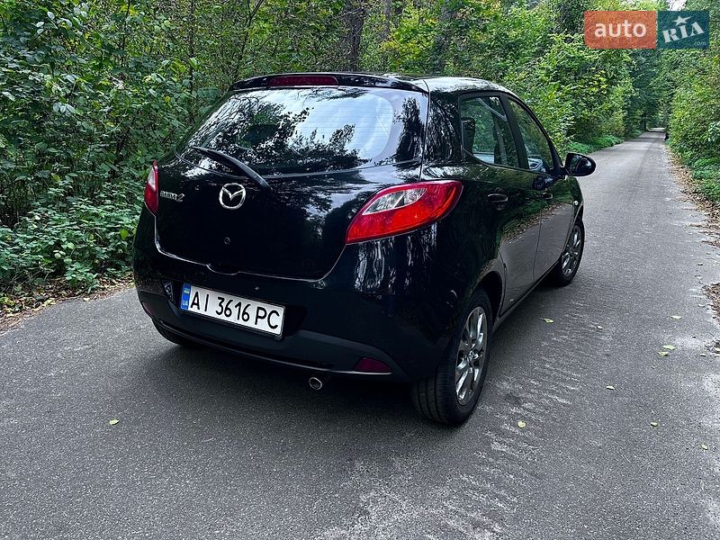 Хетчбек Mazda 2 2011 в Києві