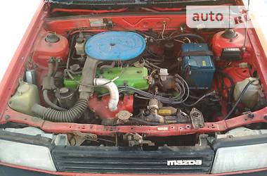 Хетчбек Mazda 323 1986 в 