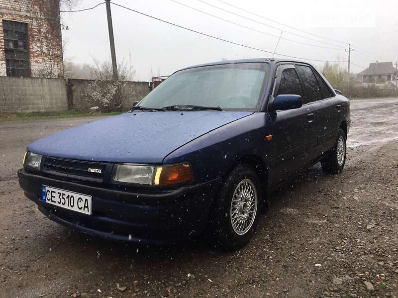 Седан Mazda 323 1990 в Чернівцях