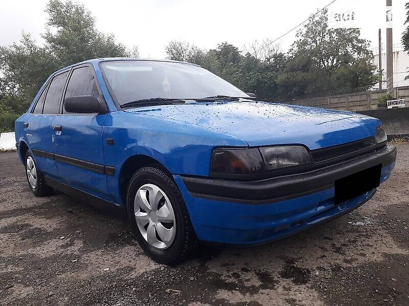 Седан Mazda 323 1994 в Подольске