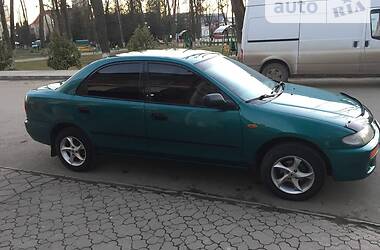 Седан Mazda 323 1997 в Сторожинці