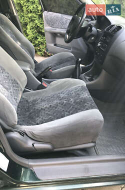 Хэтчбек Mazda 323 2001 в Львове