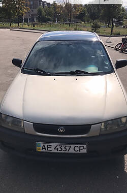 Седан Mazda 323 1998 в Львове