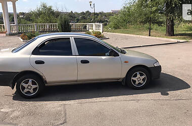 Седан Mazda 323 1998 в Львові