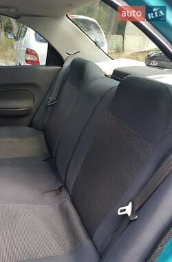 Седан Mazda 323 1996 в Ирпене