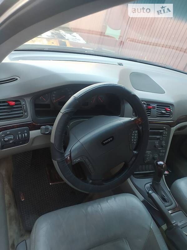 Седан Mazda 323 1996 в Рокитному