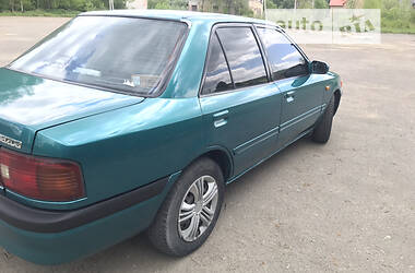 Седан Mazda 323 1992 в Львове