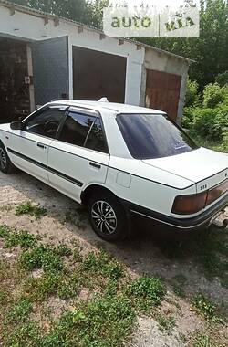 Седан Mazda 323 1991 в Каменец-Подольском