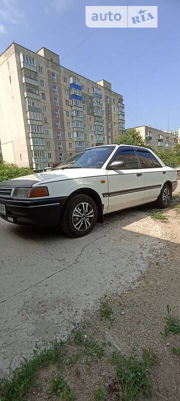 Седан Mazda 323 1991 в Каменец-Подольском