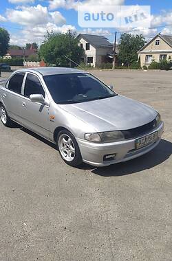 Седан Mazda 323 1998 в Луцьку