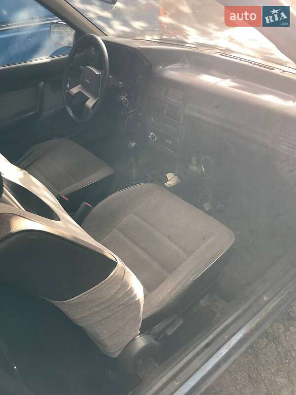 Хетчбек Mazda 323 1986 в Іршаві фото 39 Хетчбек Mazda 323 1986 в Іршаві