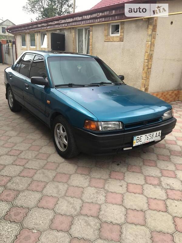 Седан Mazda 323 1992 в Одессе