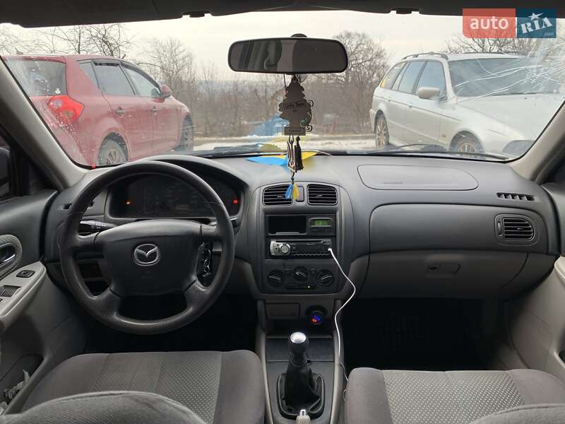 Хэтчбек Mazda 323 2000 в Харькове
